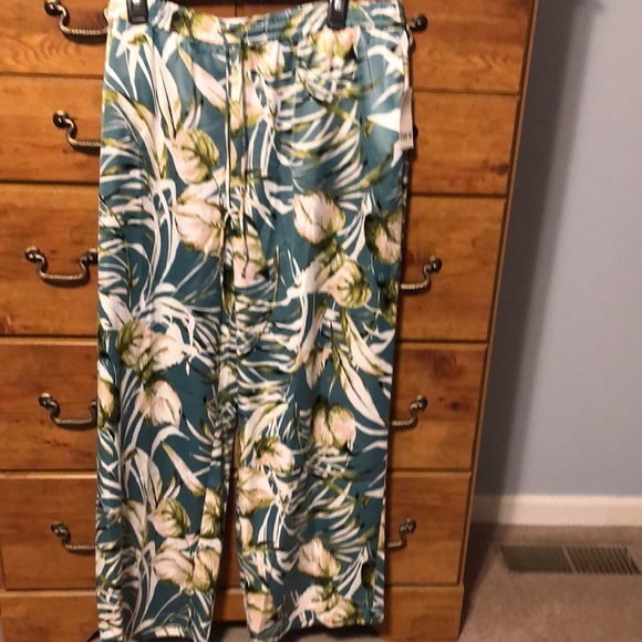 Women’s Bar III palm print suit as seen on Not Dead Yet TV show. Size XL new - Picture 4 of 4